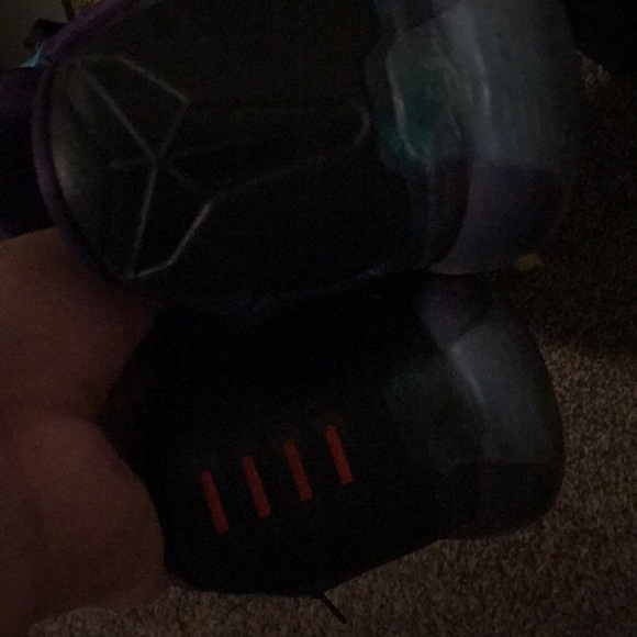 Kobe’s - Picture 2 of 3